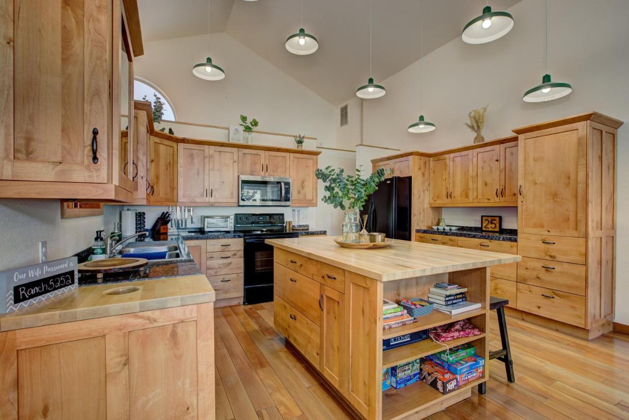 Twin Pines Wilderness Cabin: Scenic Views & Pet-Friendly Retreat Boise Exterior photo
