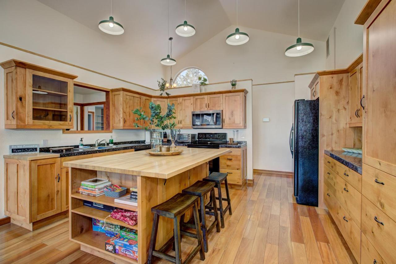 Twin Pines Wilderness Cabin: Scenic Views & Pet-Friendly Retreat Boise Exterior photo